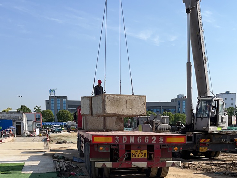 工程設(shè)備吊裝搬運